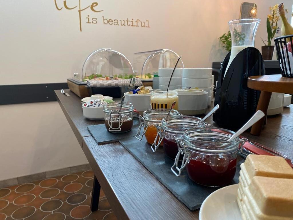 Hotel Clement - Bed & Breakfast Ingelheim am Rhein Exterior foto